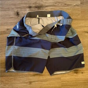 Vuori banks shorts size L GUC